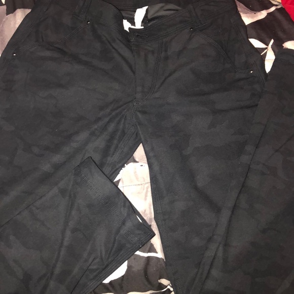 Lululemon pants - Picture 1 of 4
